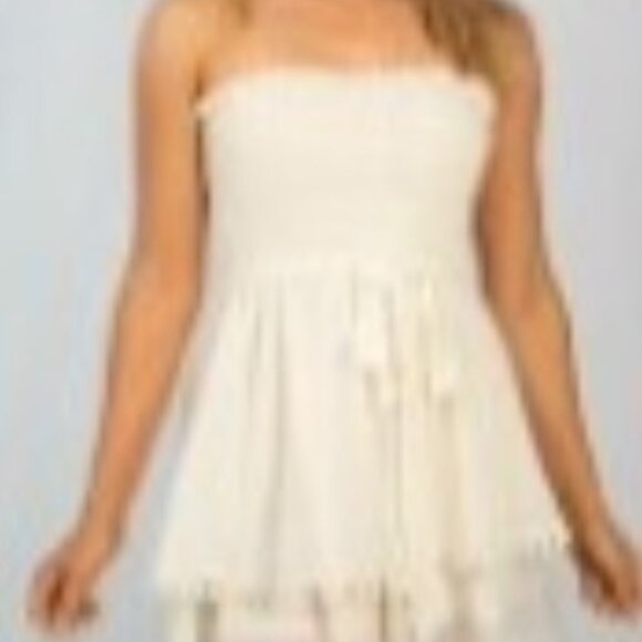 Swiss Dot Woven Romper - Picture 2 of 8